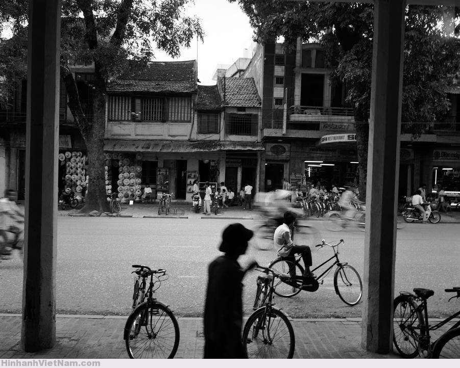 Hotspot Matrix và Người Phụ Nữ 